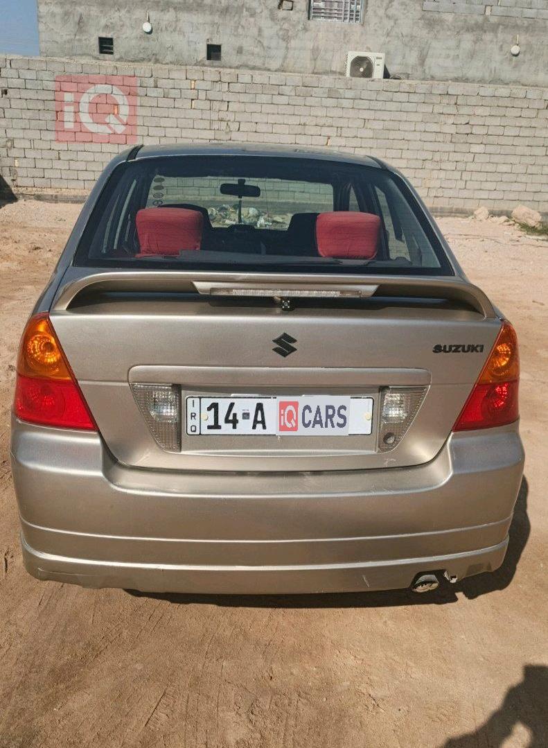 سوزوکی لیانا